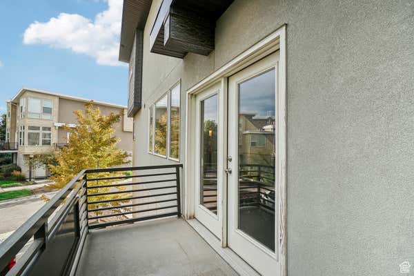 7788 S ROOFTOP DR, MIDVALE, UT 84047, photo 4 of 33