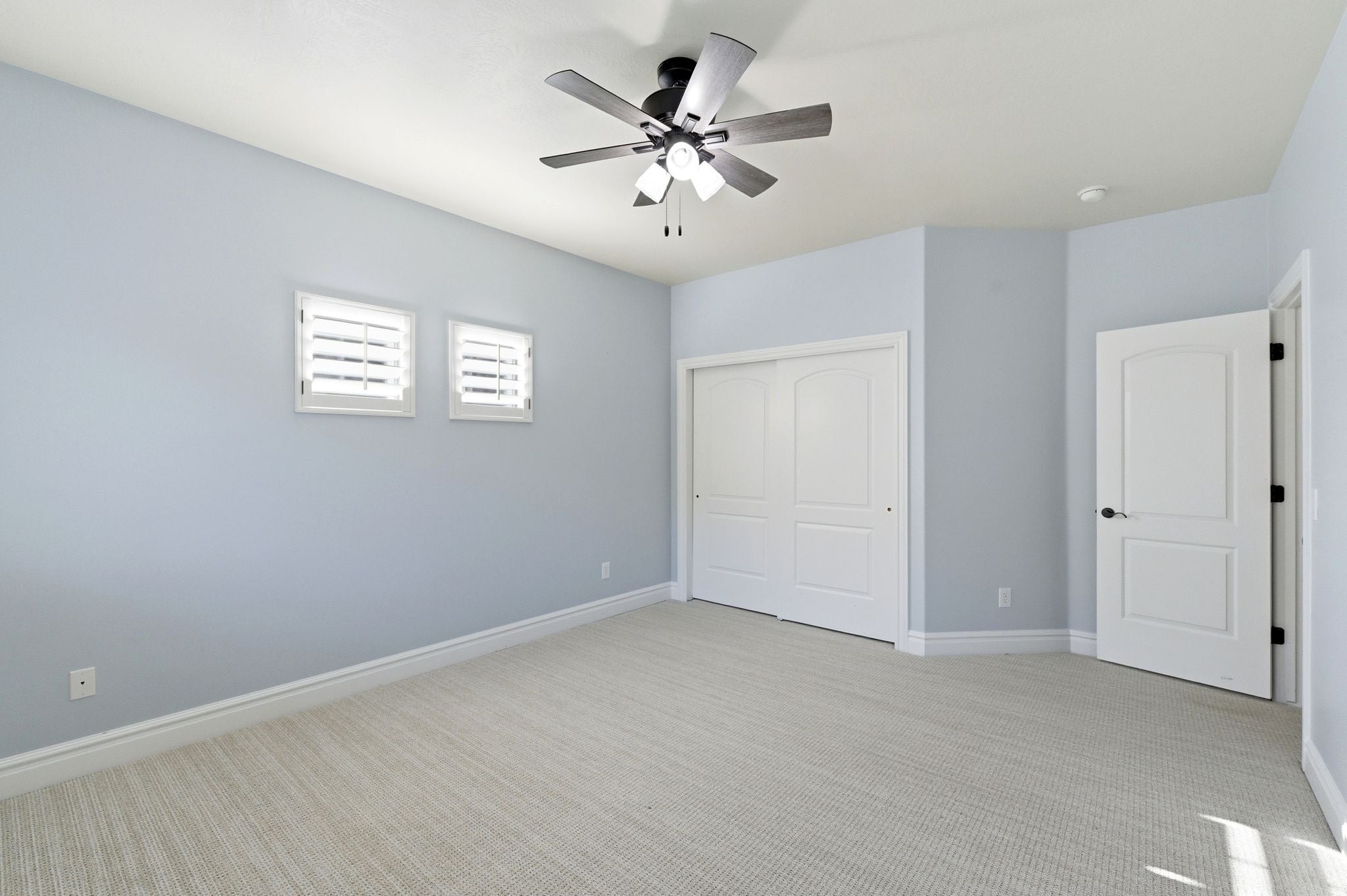 North Salt Lake, Utah, 84054, United States, 6 Bedrooms Bedrooms, ,4 BathroomsBathrooms,Residential,Active,2012192