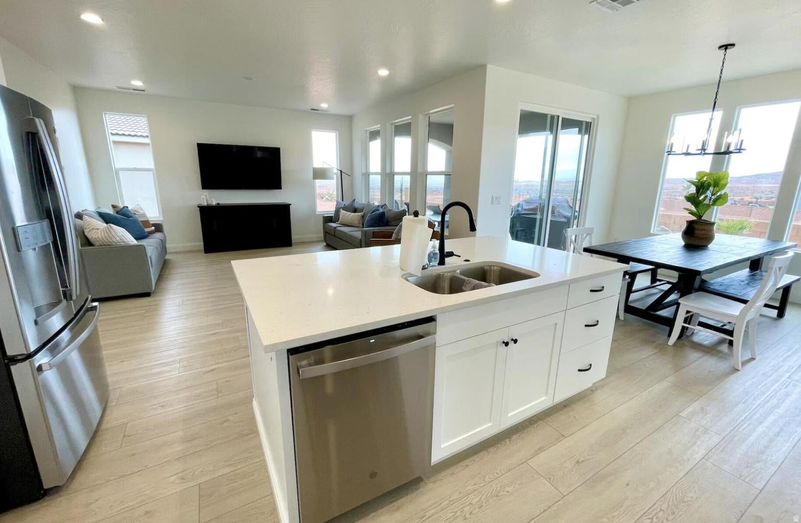 Washington, Utah, 84780, United States, 5 Bedrooms Bedrooms, ,5 BathroomsBathrooms,Residential,Active,2045667
