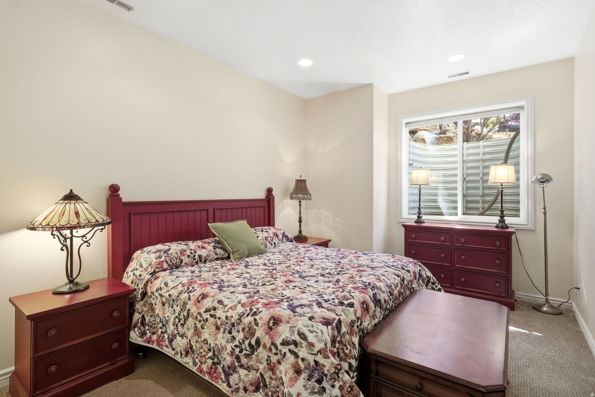 Bountiful, Utah, 84010, United States, 6 Bedrooms Bedrooms, ,6 BathroomsBathrooms,Residential,Active,2044576
