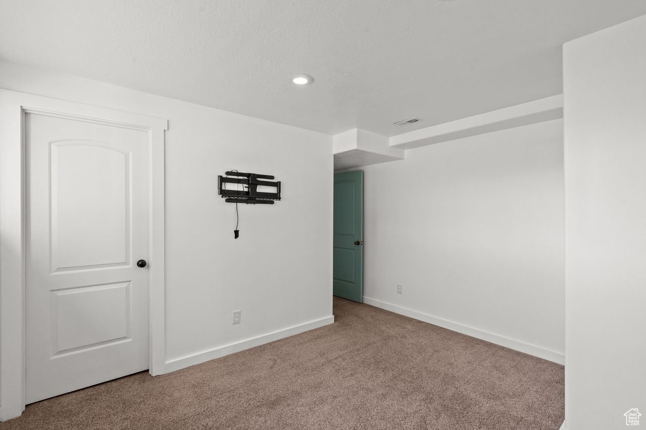 West Point, Utah, 84015, United States, 6 Bedrooms Bedrooms, ,2 BathroomsBathrooms,Residential,Active,1964251