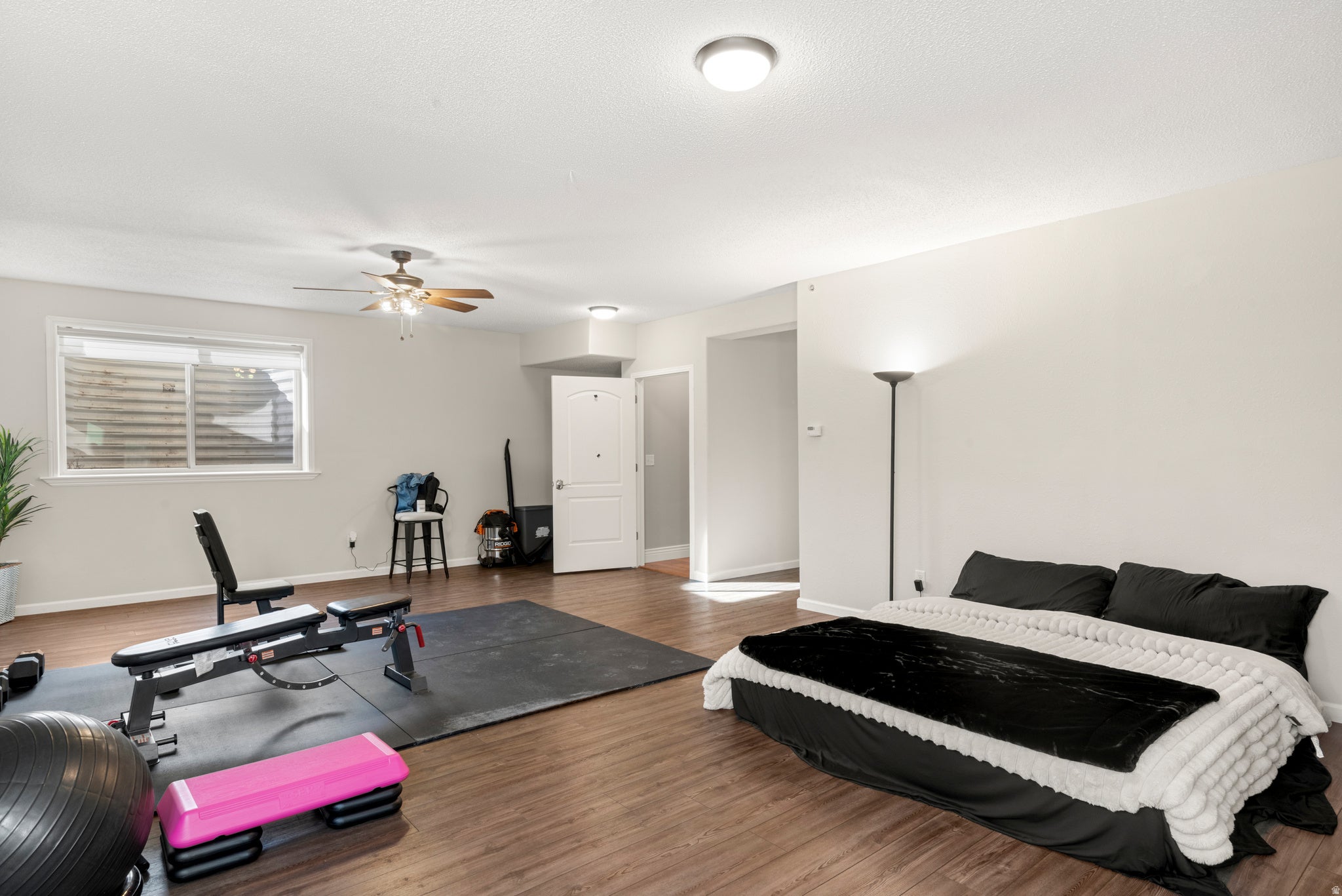 Brigham City, Utah, 84302, United States, 6 Bedrooms Bedrooms, ,4 BathroomsBathrooms,Residential,Active,2015244