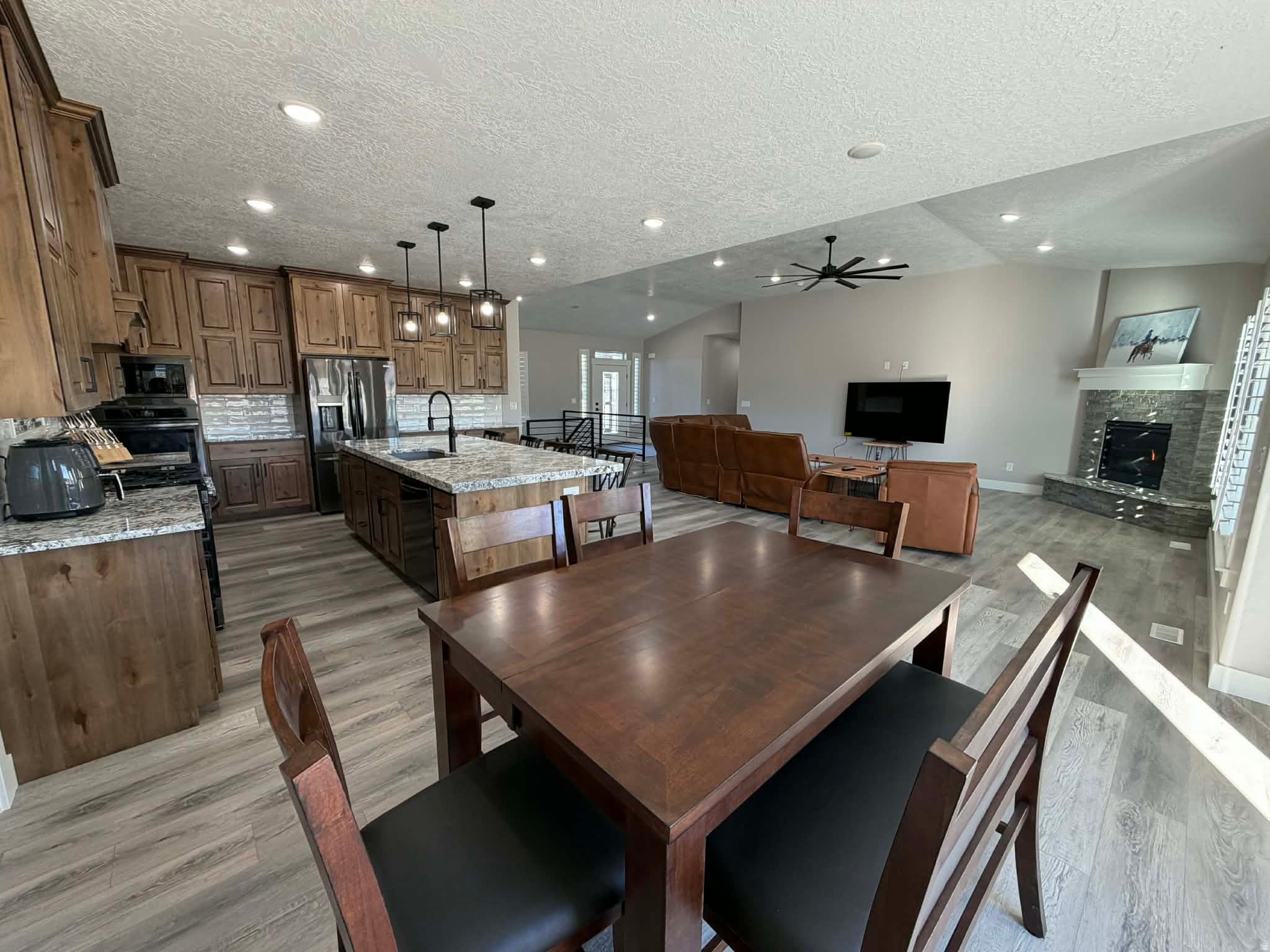 Helper, Utah, 84526, United States, 6 Bedrooms Bedrooms, ,4 BathroomsBathrooms,Residential,Active,2007252