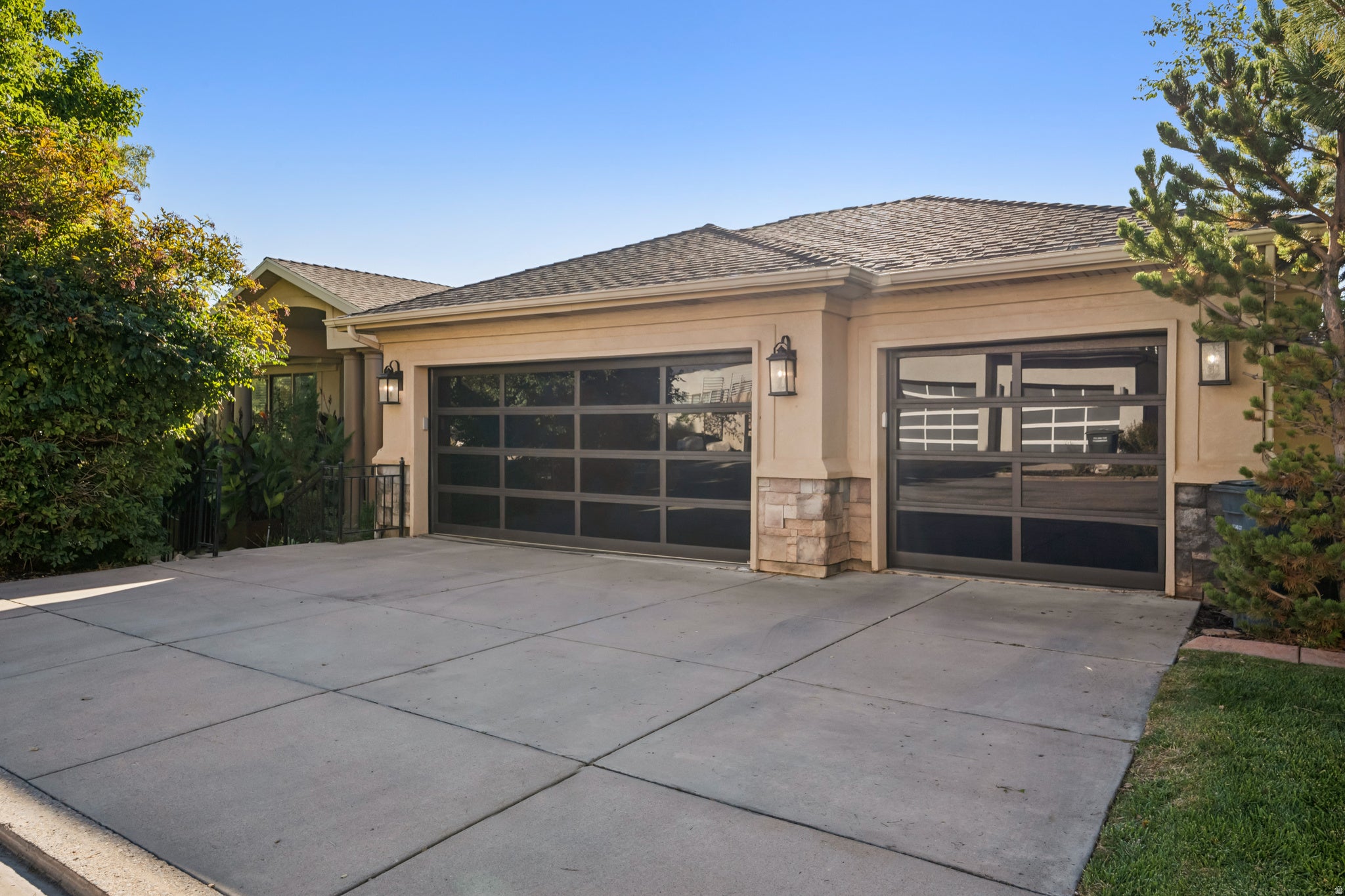 Salt Lake City, Utah, 84103, United States, 5 Bedrooms Bedrooms, ,4 BathroomsBathrooms,Residential,Active,2042745