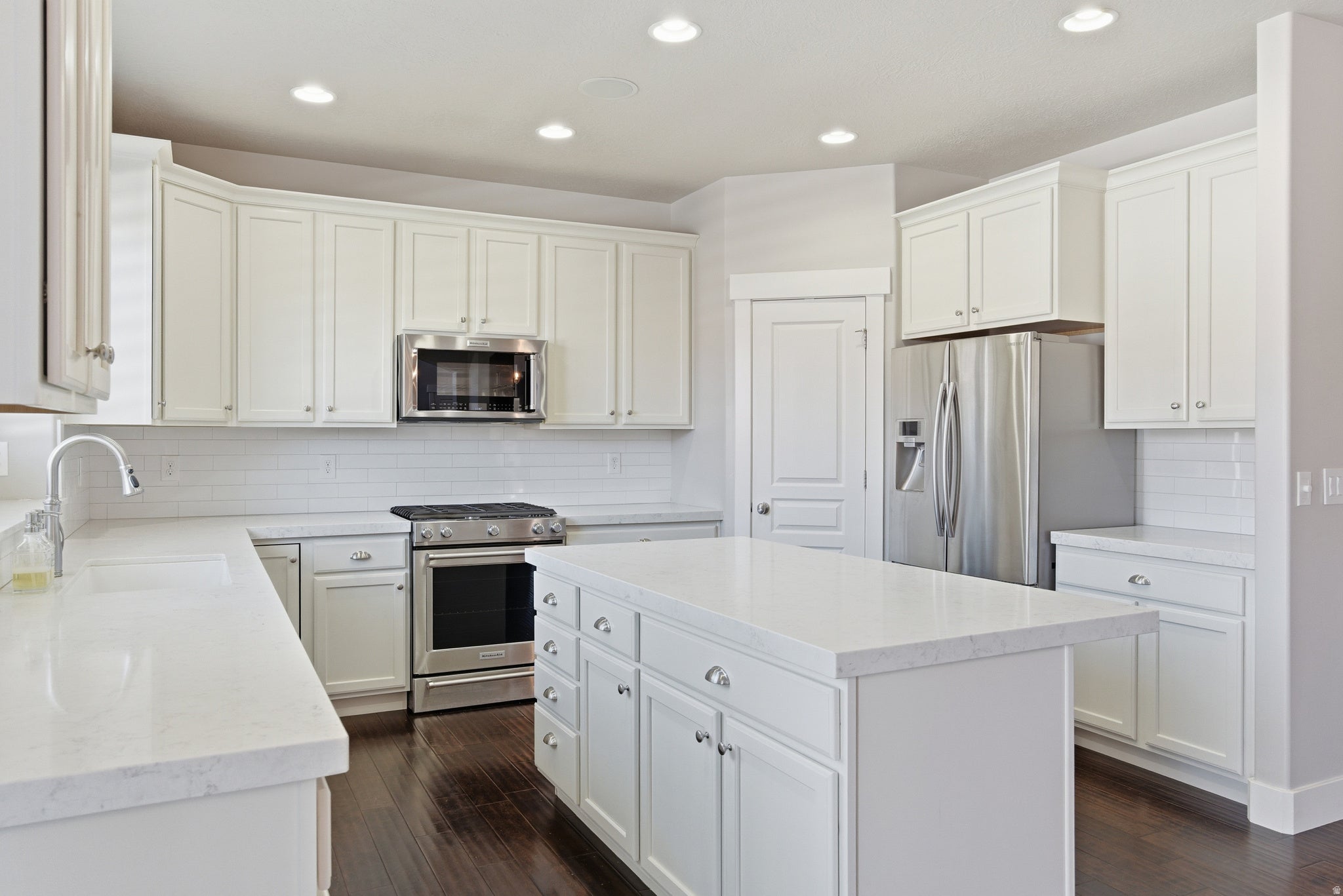 Lehi, Utah, 84043, United States, 7 Bedrooms Bedrooms, ,4 BathroomsBathrooms,Residential,Pending,1987244