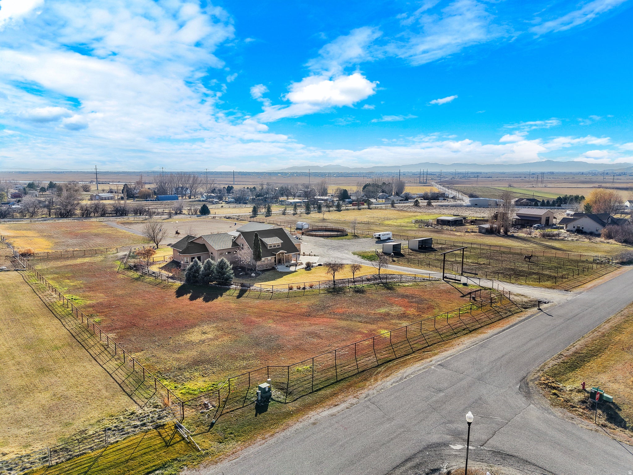 Brigham City, Utah, 84302, United States, 6 Bedrooms Bedrooms, ,4 BathroomsBathrooms,Residential,Active,2015244