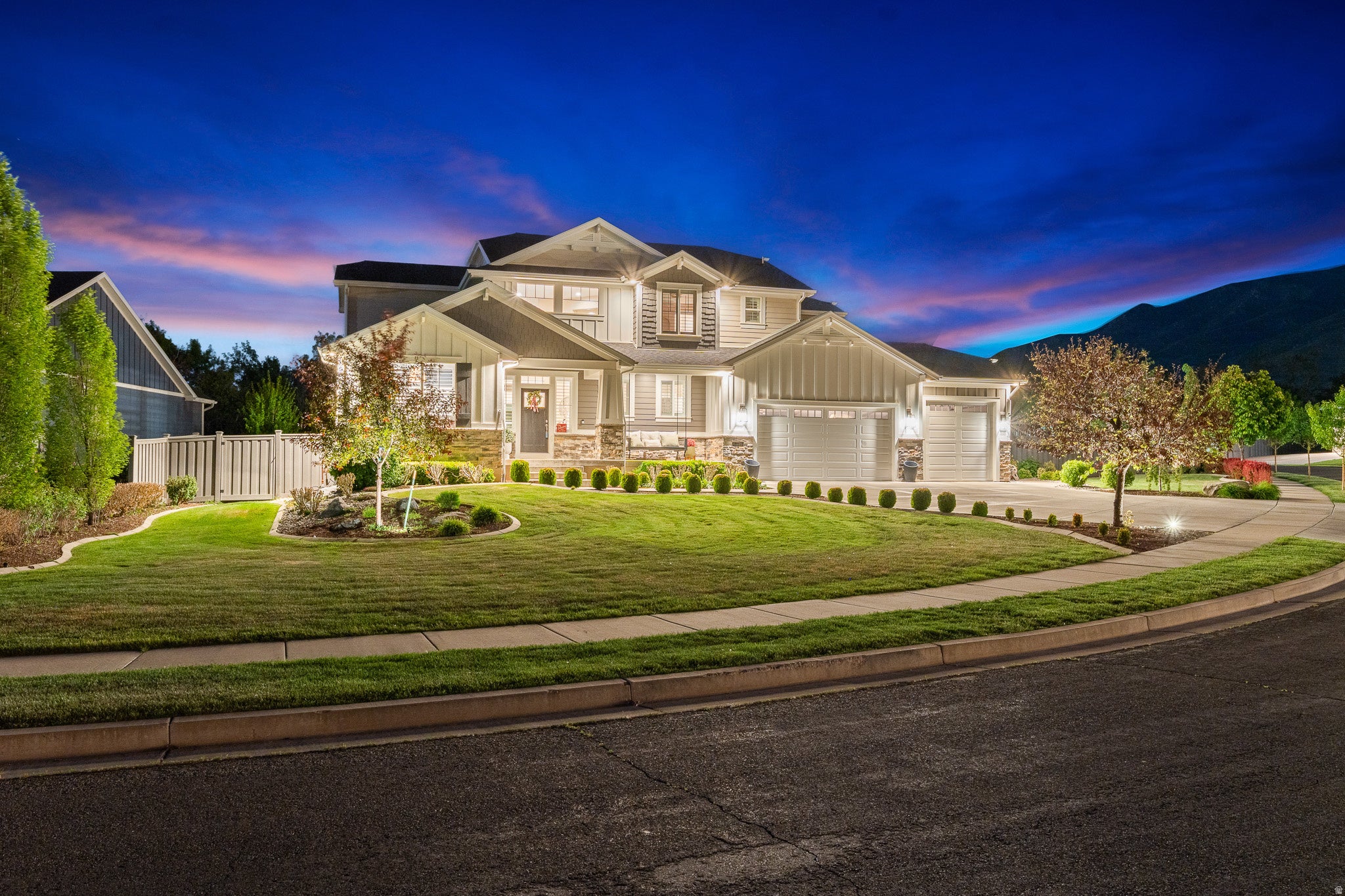 Fruit Heights, Utah, 84037, United States, 6 Bedrooms Bedrooms, ,4 BathroomsBathrooms,Residential,Contingent,2045711