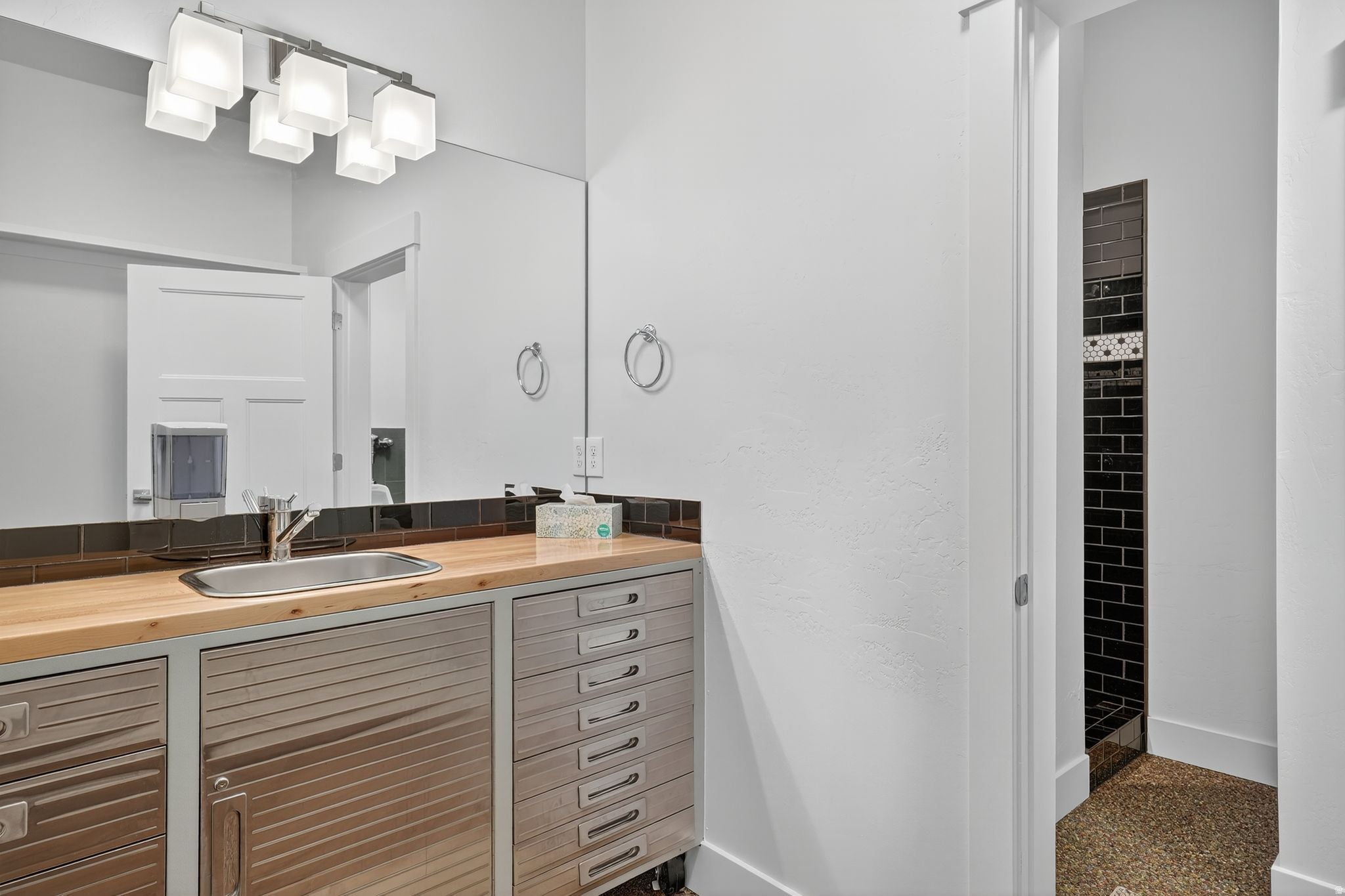 Bluffdale, Utah, 84065, United States, 7 Bedrooms Bedrooms, ,9 BathroomsBathrooms,Residential,Active,1987237