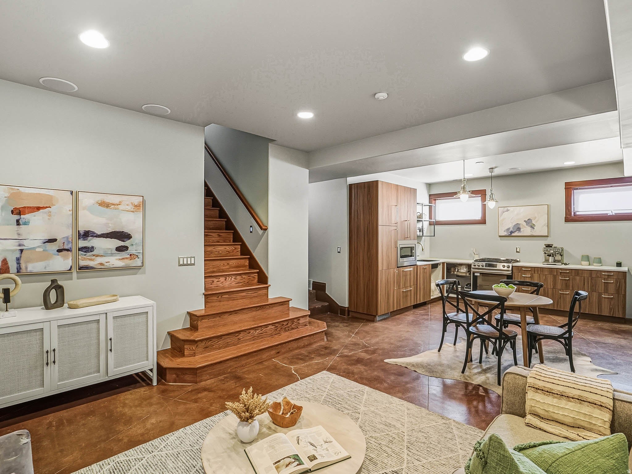 Salt Lake City, Utah, 84105, United States, 6 Bedrooms Bedrooms, ,4 BathroomsBathrooms,Residential,Active,2000214