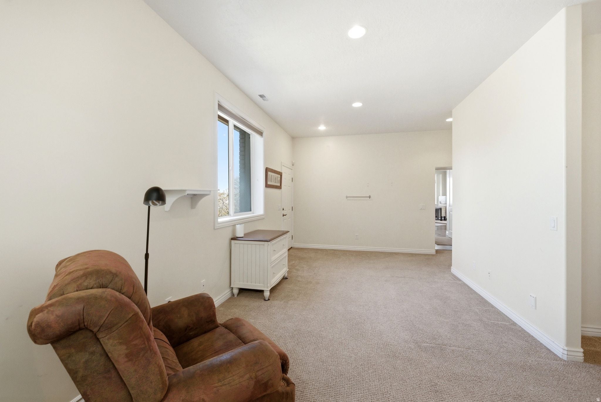 Bountiful, Utah, 84010, United States, 6 Bedrooms Bedrooms, ,6 BathroomsBathrooms,Residential,Active,2044576