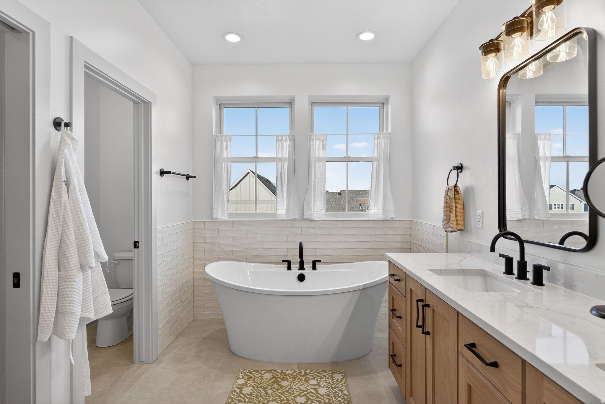 South Jordan, Utah, 84009, United States, 4 Bedrooms Bedrooms, ,4 BathroomsBathrooms,Residential,Active,2006892