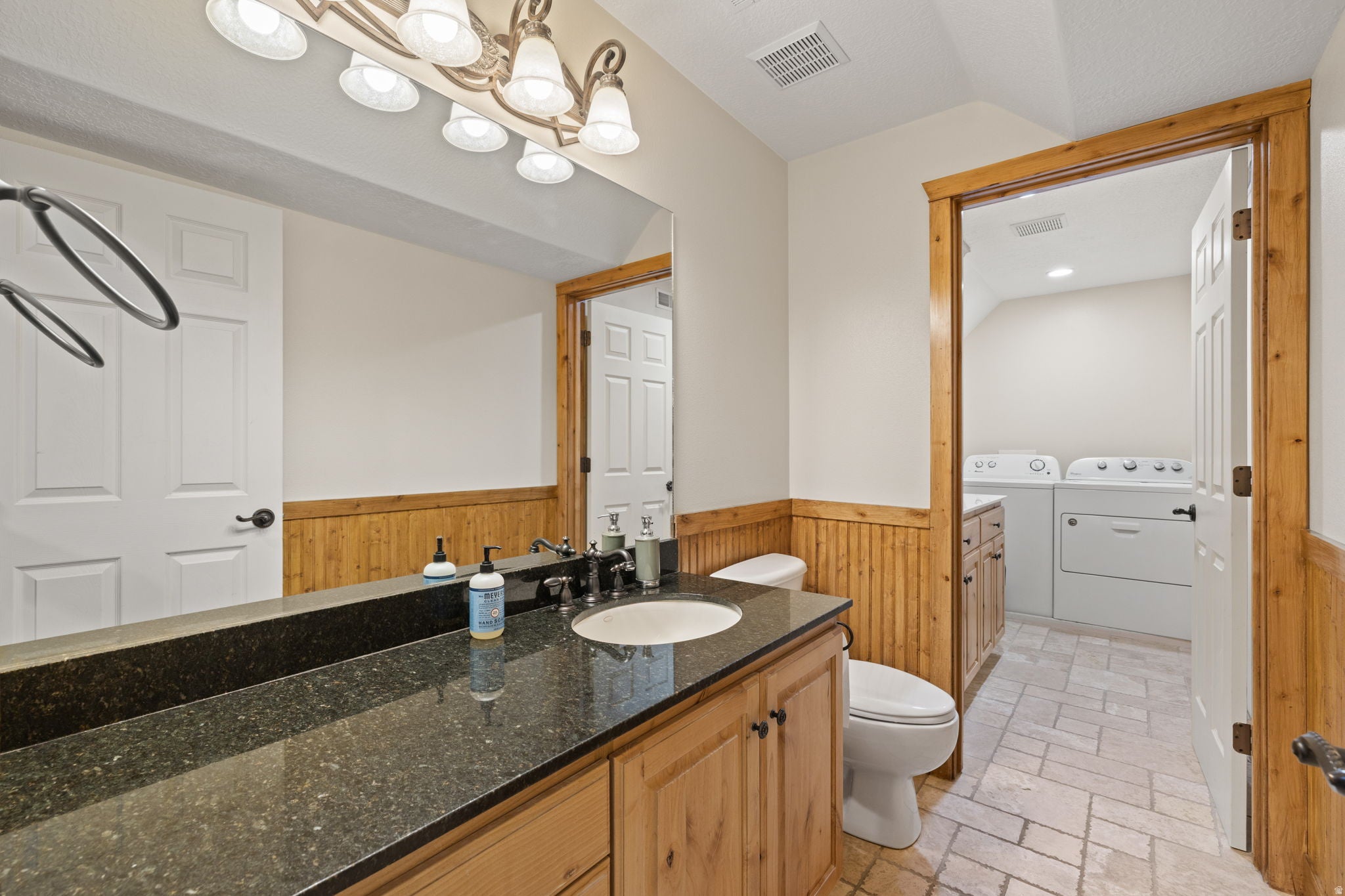 Orem, Utah, 84097, United States, 6 Bedrooms Bedrooms, ,6 BathroomsBathrooms,Residential,Active,2044198