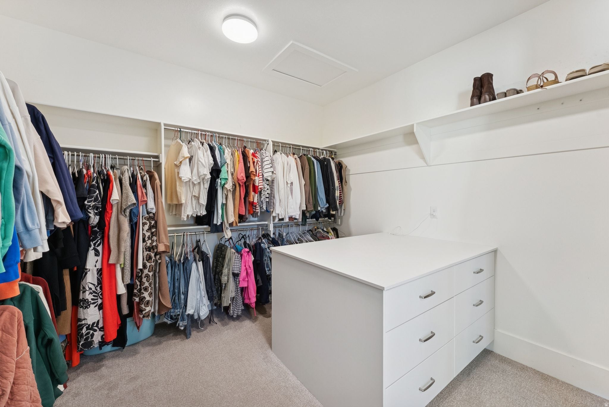 Kaysville, Utah, 84037, United States, 6 Bedrooms Bedrooms, ,5 BathroomsBathrooms,Residential,Active,1973308