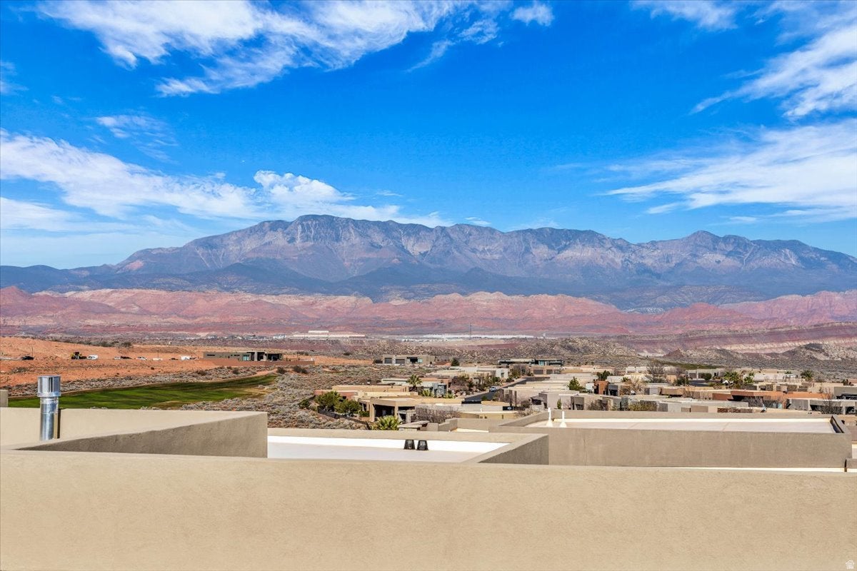 Hurricane, Utah, 84737, United States, 8 Bedrooms Bedrooms, ,6 BathroomsBathrooms,Residential,Active,2015427