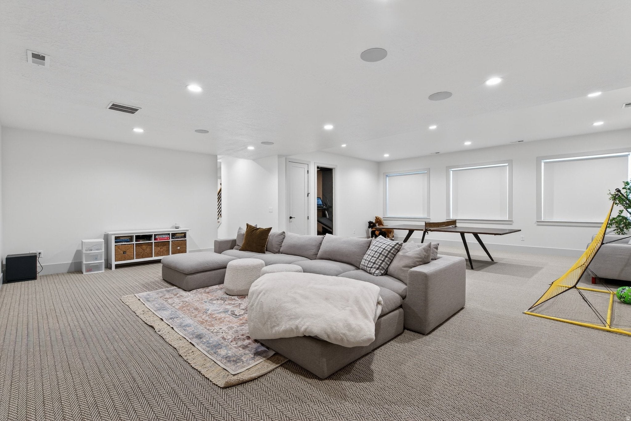 South Jordan, Utah, 84009, United States, 4 Bedrooms Bedrooms, ,4 BathroomsBathrooms,Residential,Active,2006892