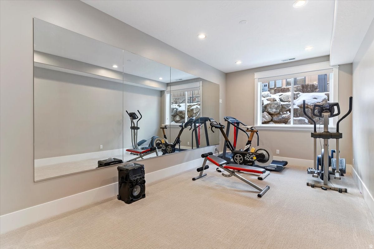 Mountain Green, Utah, 84050, United States, 4 Bedrooms Bedrooms, ,5 BathroomsBathrooms,Residential,Active,2002341