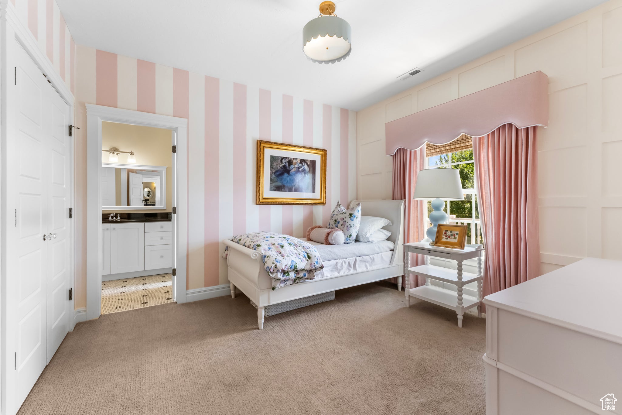 Farmington, Utah, 84025, United States, 6 Bedrooms Bedrooms, ,5 BathroomsBathrooms,Residential,Active,1853229