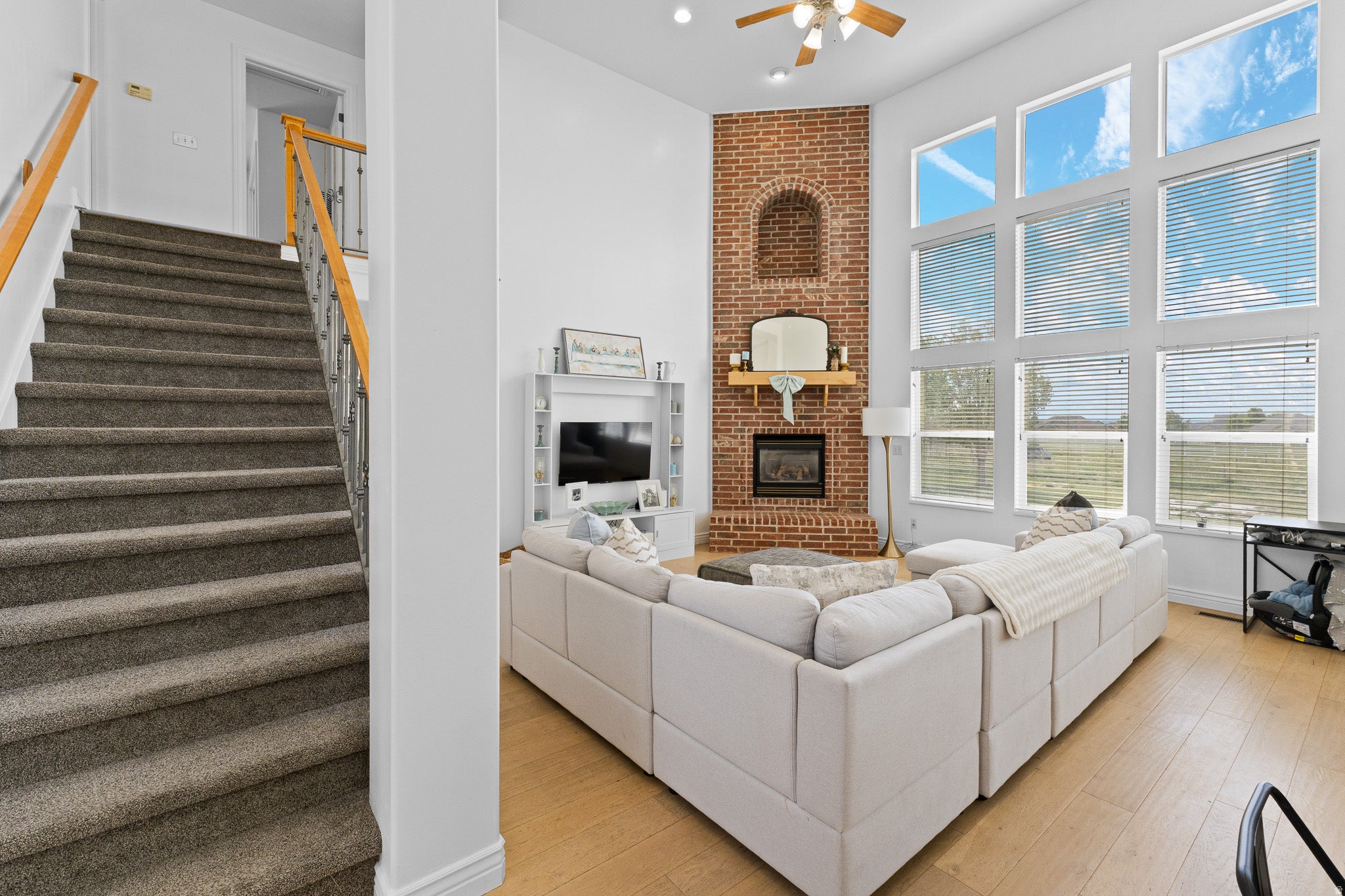 Syracuse, Utah, 84075, United States, 6 Bedrooms Bedrooms, ,4 BathroomsBathrooms,Residential,Active,2043824