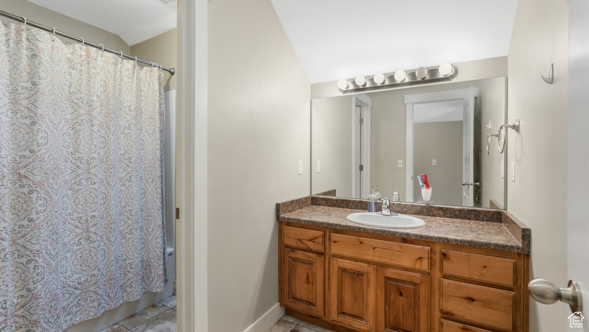 Lehi, Utah, 84043, United States, 5 Bedrooms Bedrooms, ,4 BathroomsBathrooms,Residential,Active,1862914