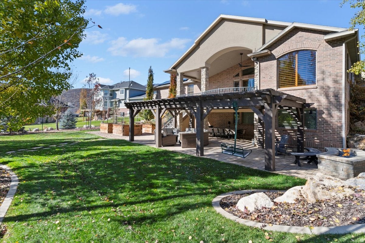 Mountain Green, Utah, 84050, United States, 5 Bedrooms Bedrooms, ,4 BathroomsBathrooms,Residential,Active,1972158