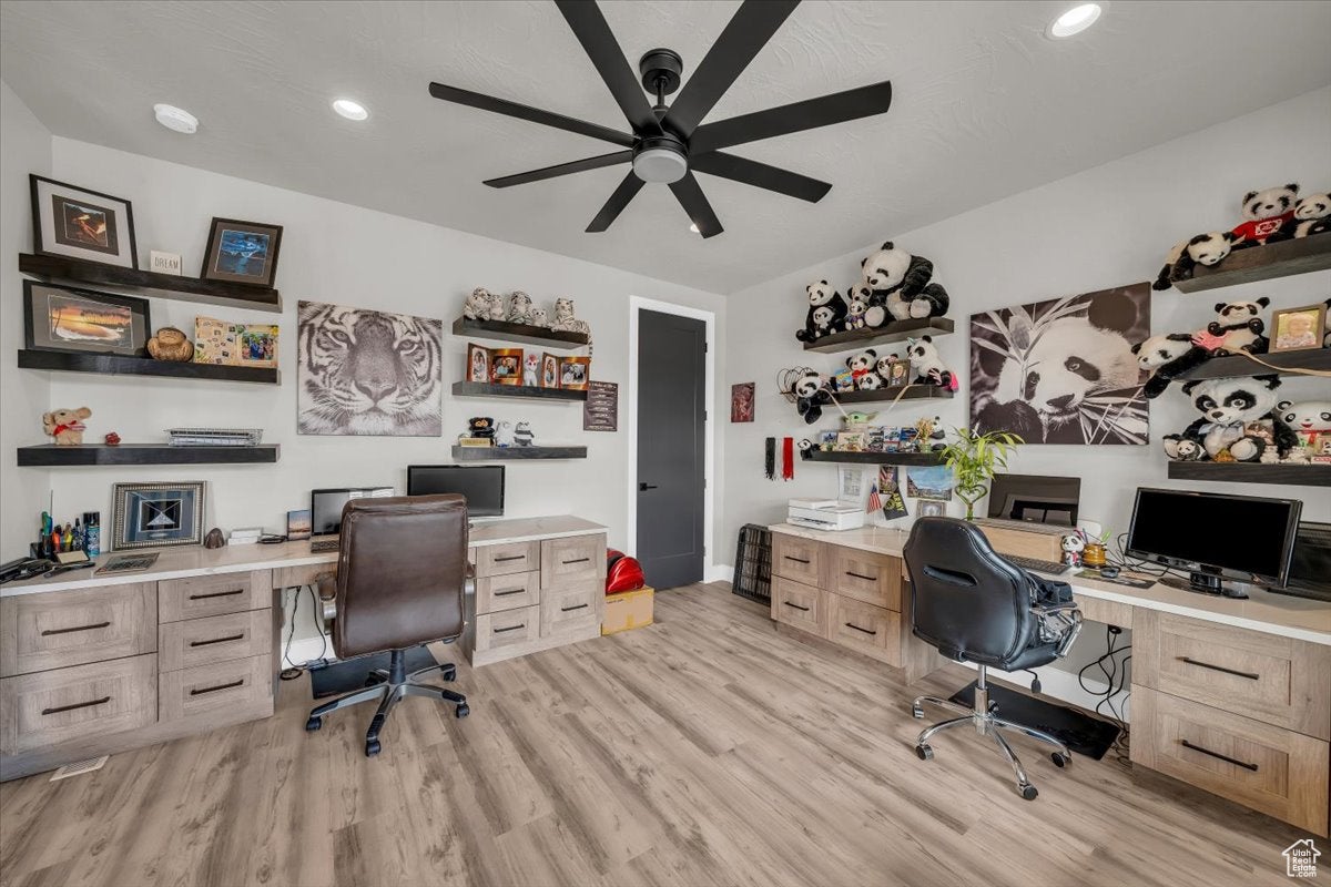 Hurricane, Utah, 84737, United States, 4 Bedrooms Bedrooms, ,5 BathroomsBathrooms,Residential,Active,1762812