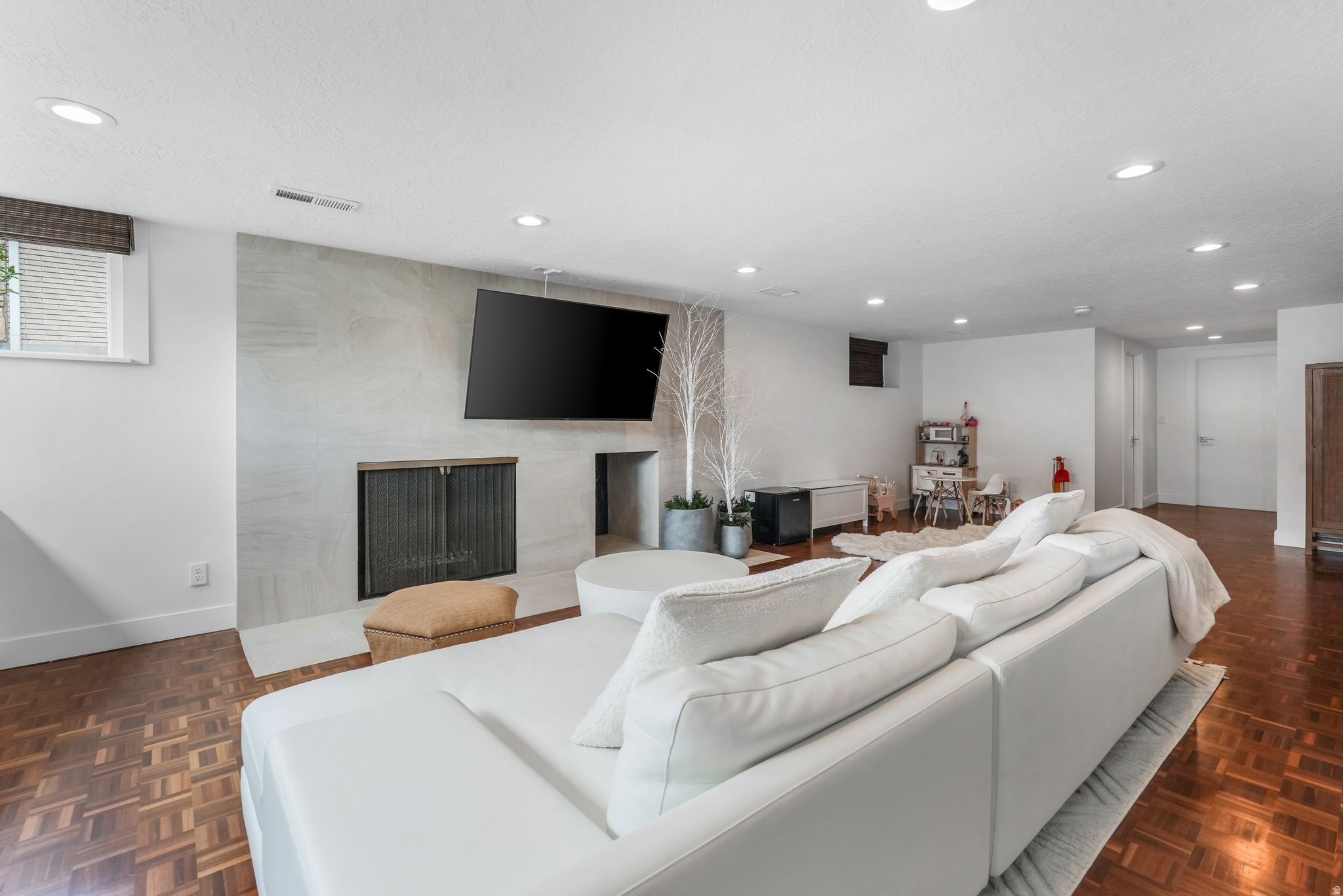 Salt Lake City, Utah, 84108, United States, 4 Bedrooms Bedrooms, ,3 BathroomsBathrooms,Residential,Active,2011870