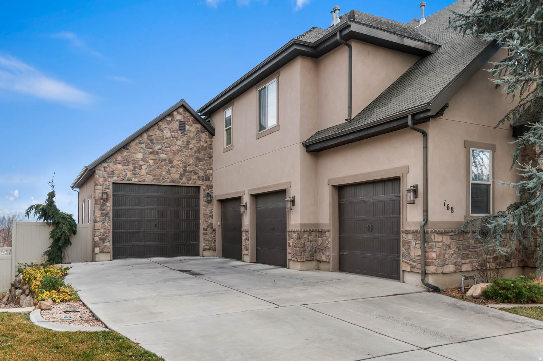 Orem, Utah, 84058, United States, 6 Bedrooms Bedrooms, ,5 BathroomsBathrooms,Residential,Active,2019460