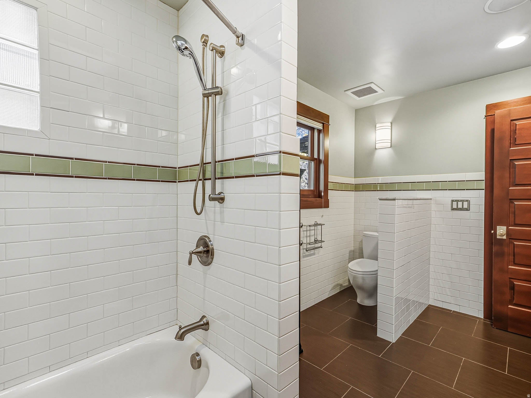 Salt Lake City, Utah, 84105, United States, 6 Bedrooms Bedrooms, ,4 BathroomsBathrooms,Residential,Active,2000214