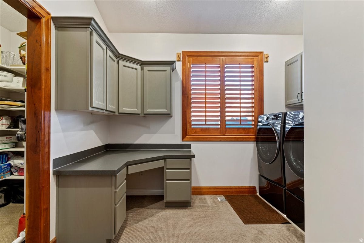 Mountain Green, Utah, 84050, United States, 5 Bedrooms Bedrooms, ,4 BathroomsBathrooms,Residential,Active,1972158