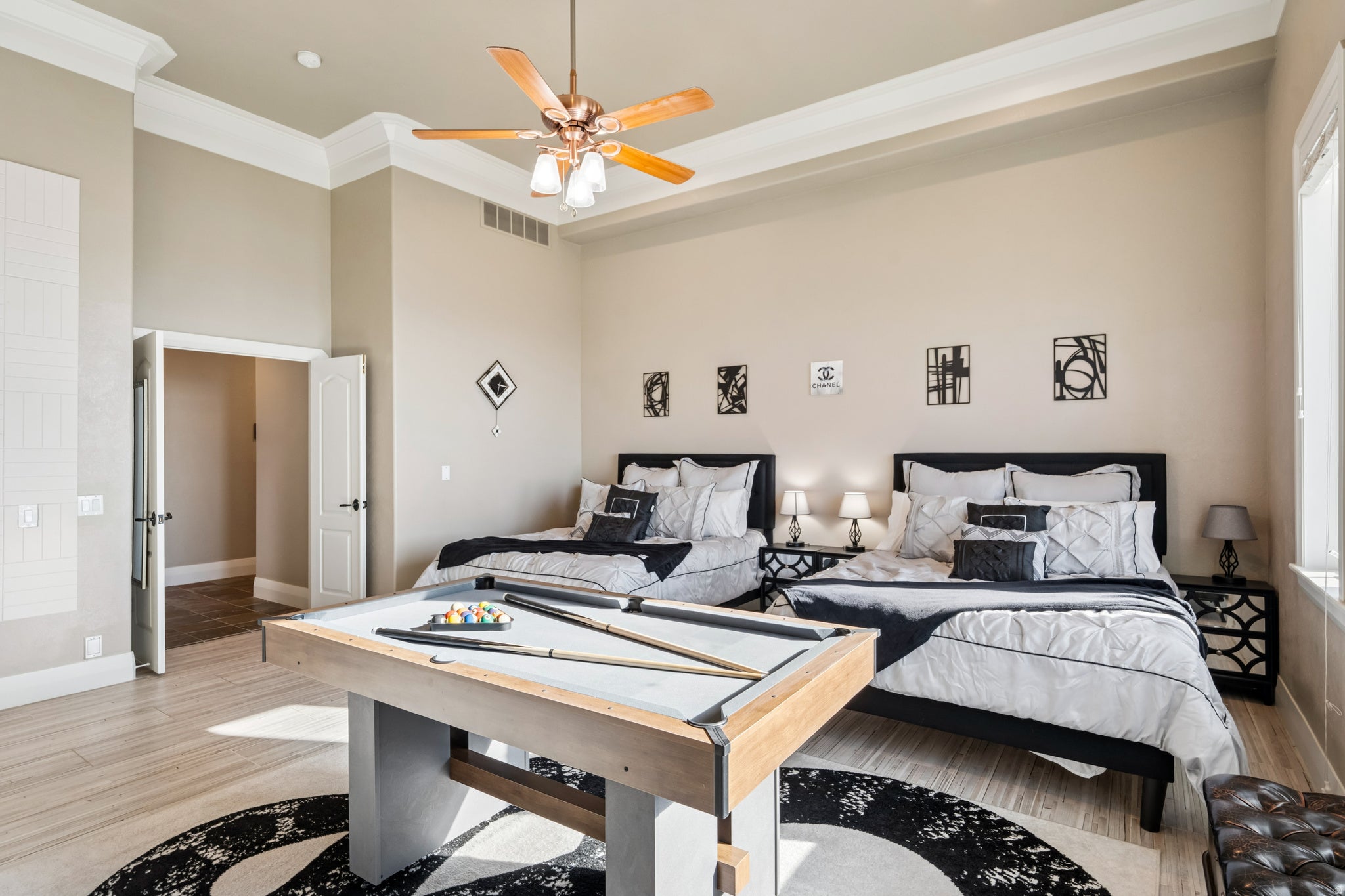 Salt Lake City, Utah, 84103, United States, 5 Bedrooms Bedrooms, ,4 BathroomsBathrooms,Residential,Active,2042745