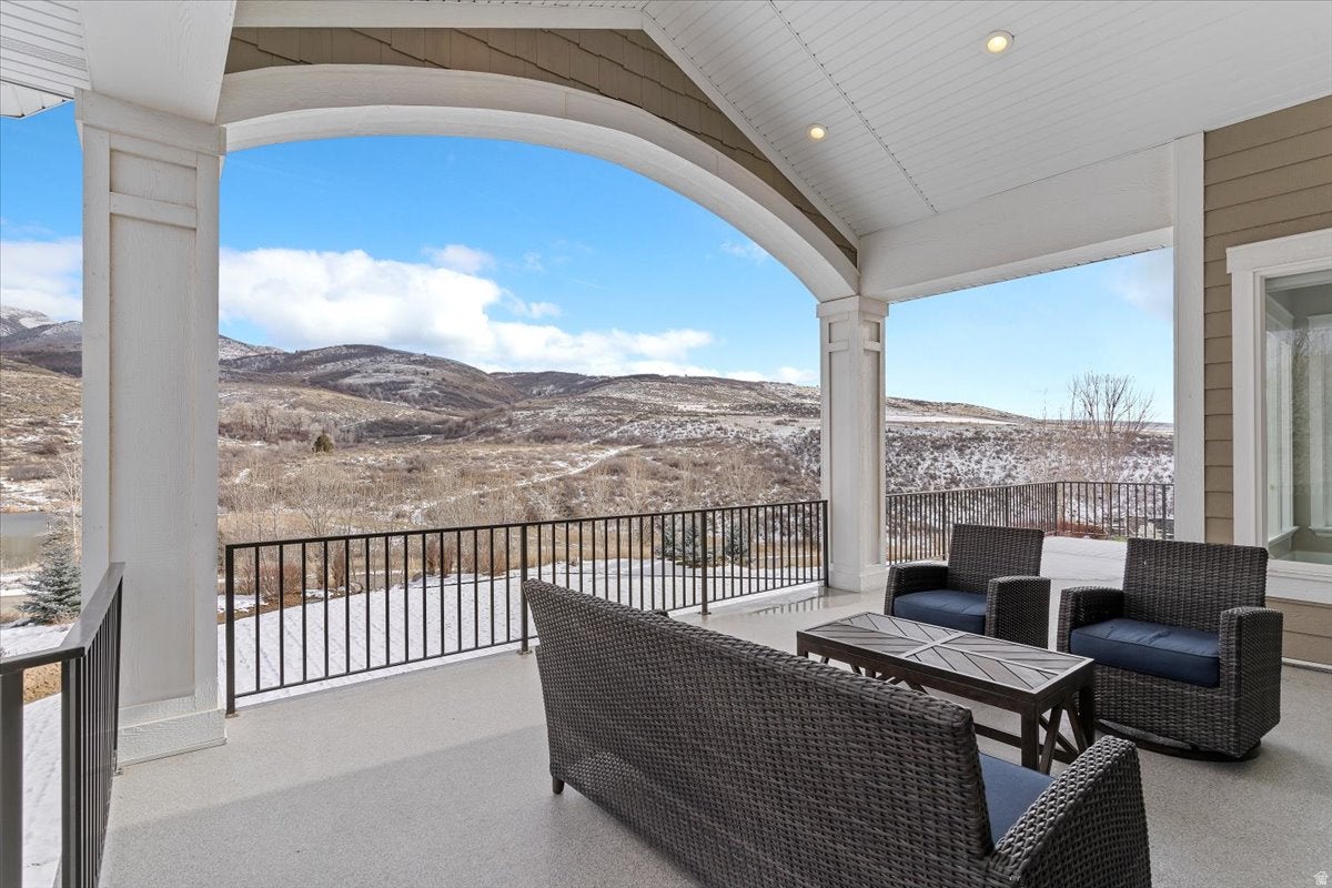 Mountain Green, Utah, 84050, United States, 4 Bedrooms Bedrooms, ,5 BathroomsBathrooms,Residential,Active,2002341