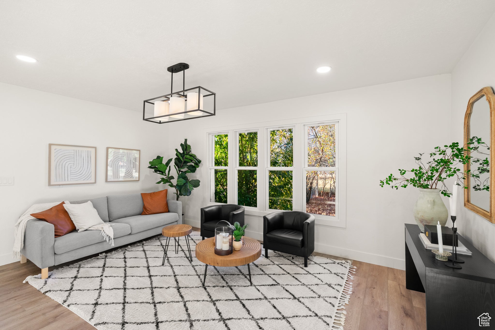 Huntsville, Utah, 84317, United States, 4 Bedrooms Bedrooms, ,3 BathroomsBathrooms,Residential,Active,1964495