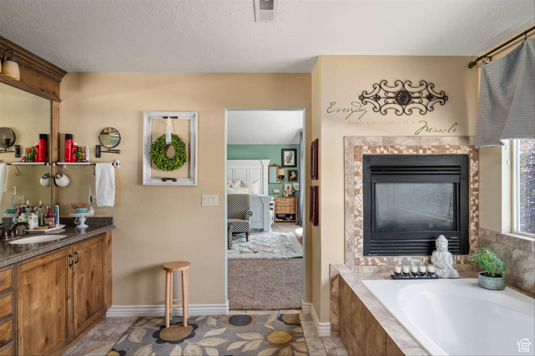 South Jordan, Utah, 84095, United States, 6 Bedrooms Bedrooms, ,4 BathroomsBathrooms,Residential,Active,1876871