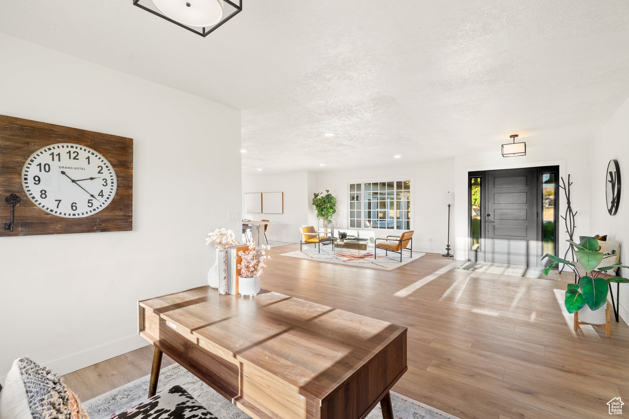 Huntsville, Utah, 84317, United States, 4 Bedrooms Bedrooms, ,3 BathroomsBathrooms,Residential,Active,1964495