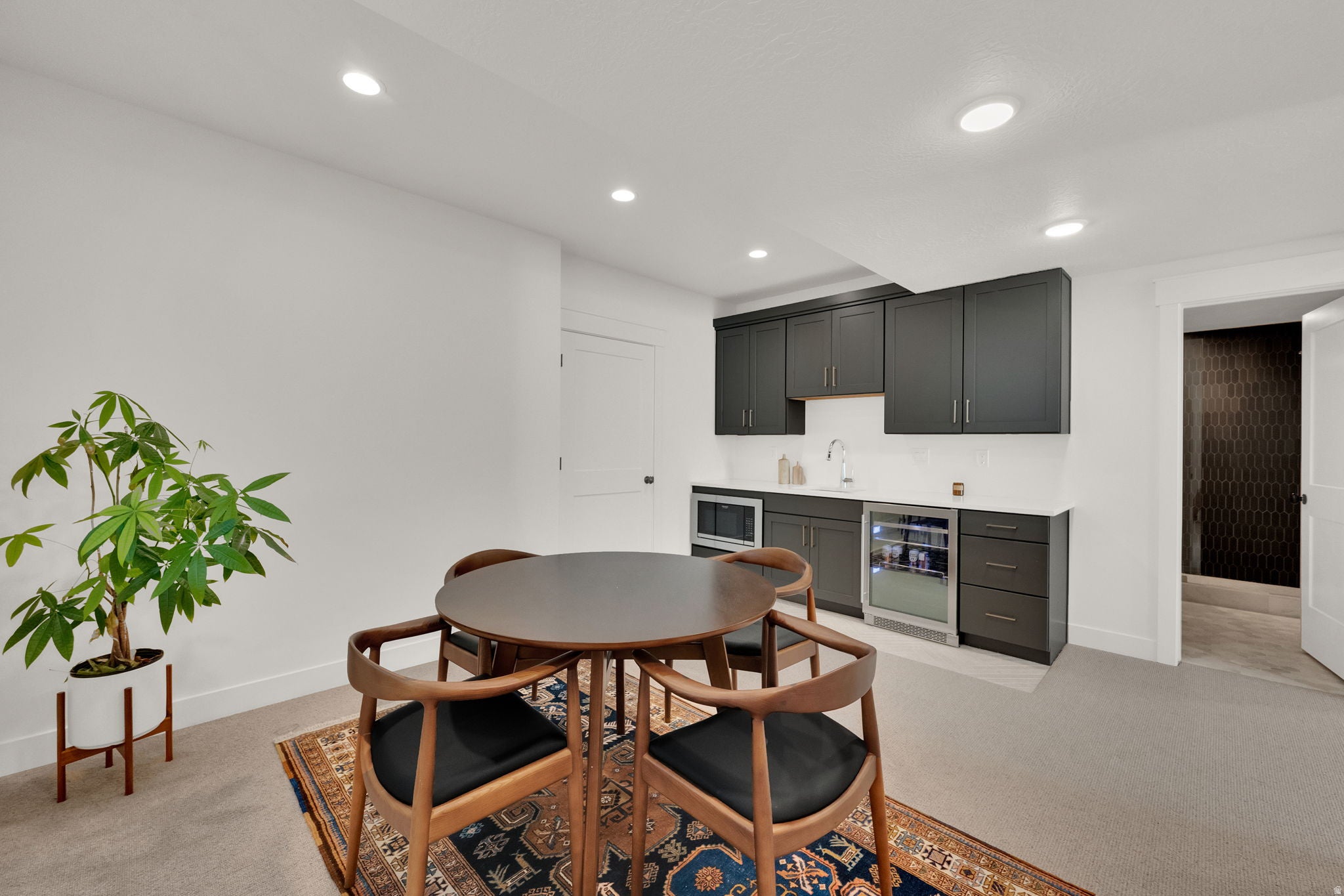 South Jordan, Utah, 84009, United States, 6 Bedrooms Bedrooms, ,5 BathroomsBathrooms,Residential,Active,2008308