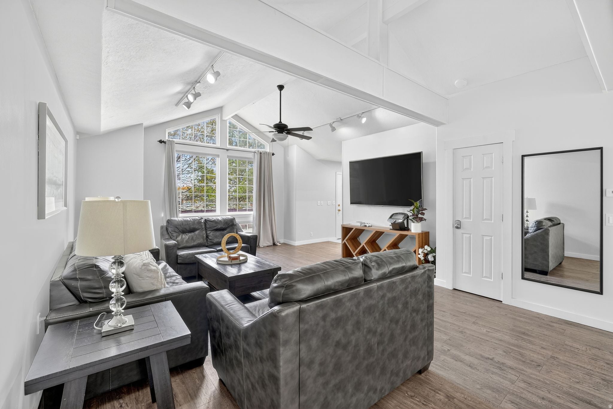 Bluffdale, Utah, 84065, United States, 10 Bedrooms Bedrooms, ,7 BathroomsBathrooms,Residential,Active,1990647