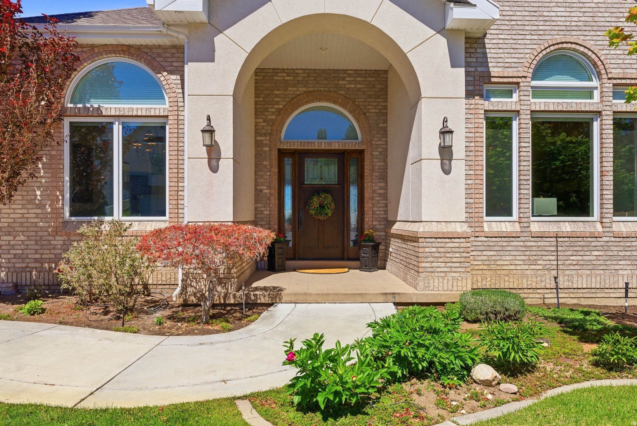 Bountiful, Utah, 84010, United States, 6 Bedrooms Bedrooms, ,6 BathroomsBathrooms,Residential,Active,2044576