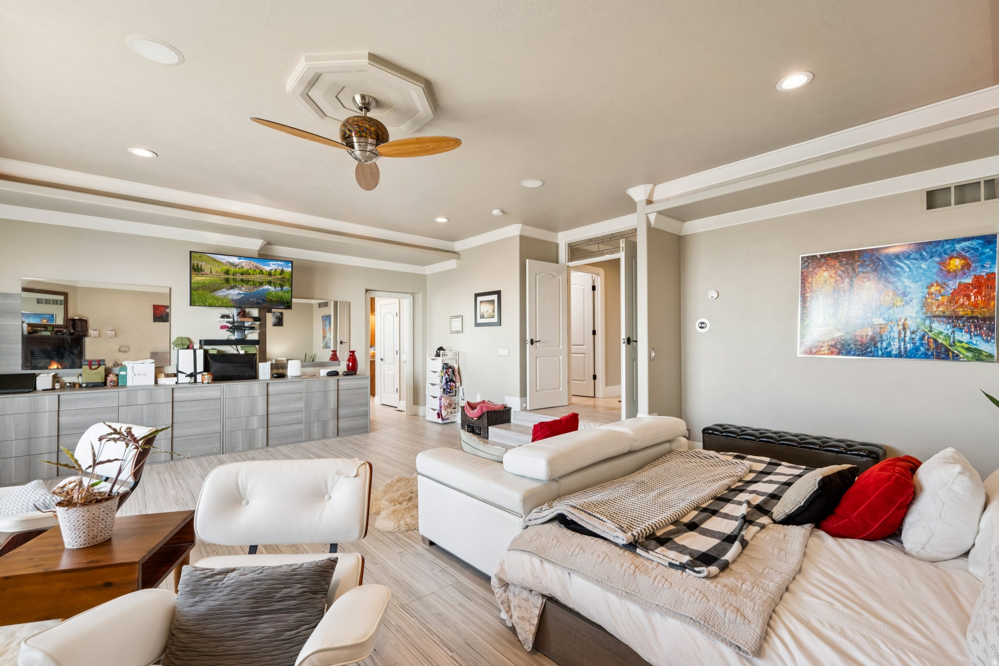 Salt Lake City, Utah, 84103, United States, 5 Bedrooms Bedrooms, ,4 BathroomsBathrooms,Residential,Active,2042745