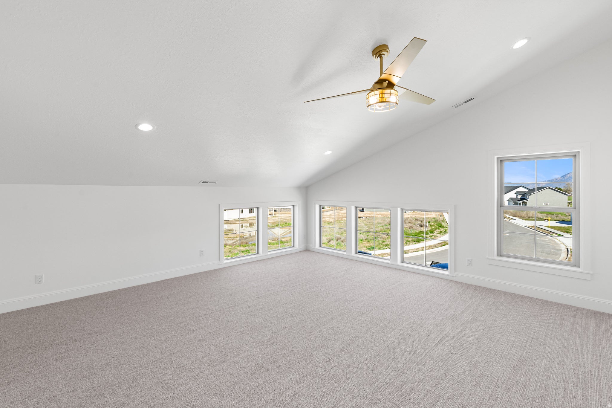 West Haven, Utah, 84401, United States, 6 Bedrooms Bedrooms, ,4 BathroomsBathrooms,Residential,Active,2037112