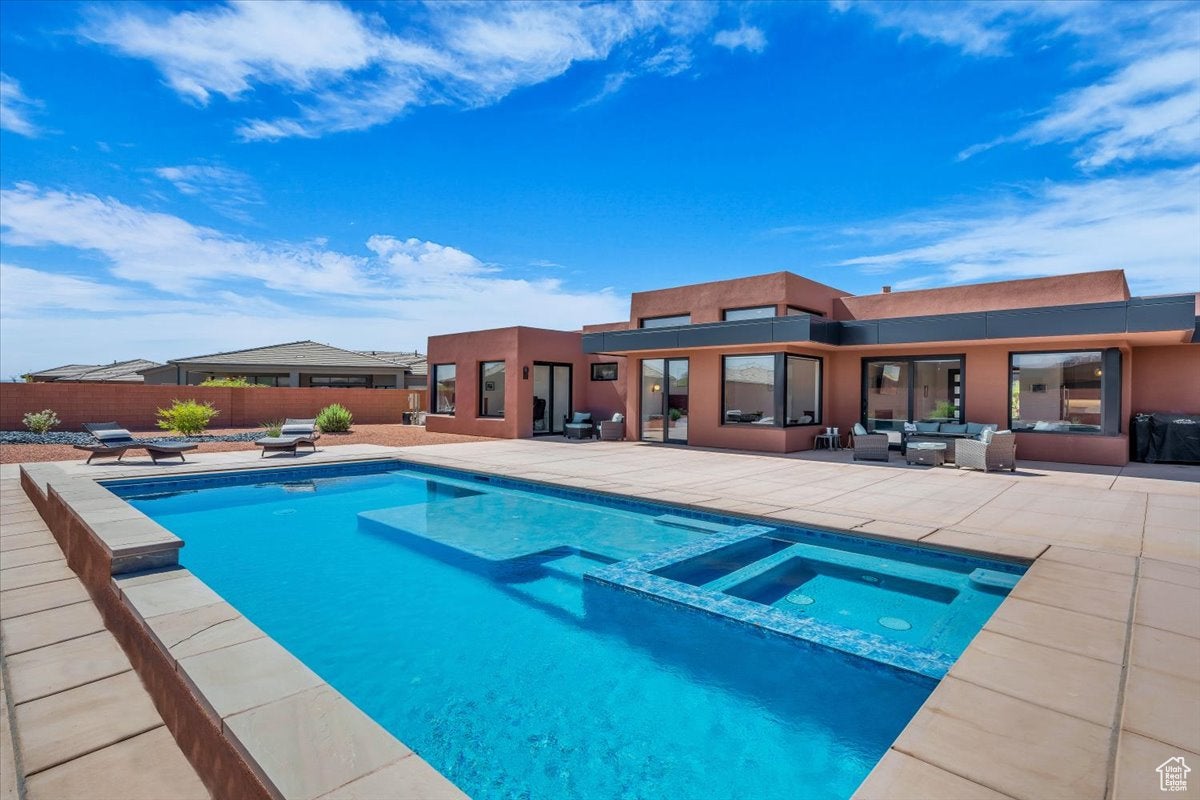 Ivins, Utah, 84738, United States, 3 Bedrooms Bedrooms, ,3 BathroomsBathrooms,Residential,Active,1929457