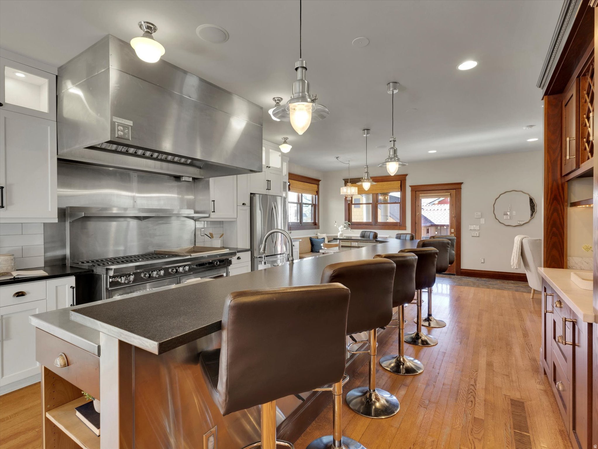 Salt Lake City, Utah, 84105, United States, 6 Bedrooms Bedrooms, ,4 BathroomsBathrooms,Residential,Active,2017445