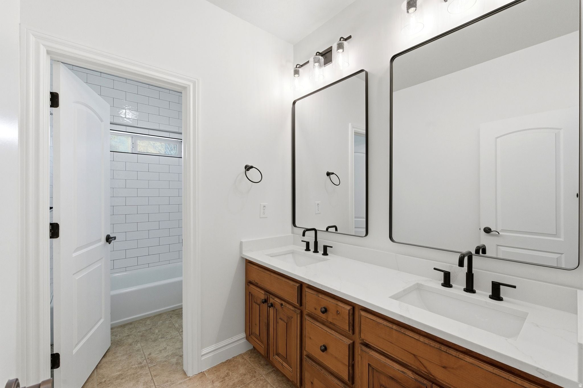 North Salt Lake, Utah, 84054, United States, 6 Bedrooms Bedrooms, ,4 BathroomsBathrooms,Residential,Active,2012192