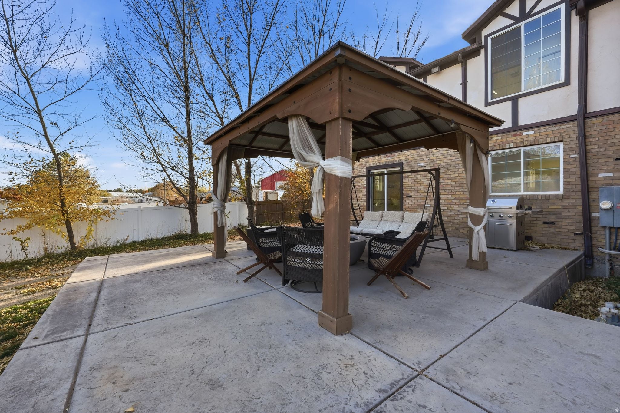 Bluffdale, Utah, 84065, United States, 10 Bedrooms Bedrooms, ,7 BathroomsBathrooms,Residential,Active,1990647