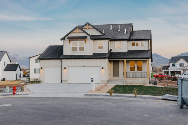 946 W COLUMBIA CT S # 107, RIVERDALE, UT 84405, photo 1 of 141