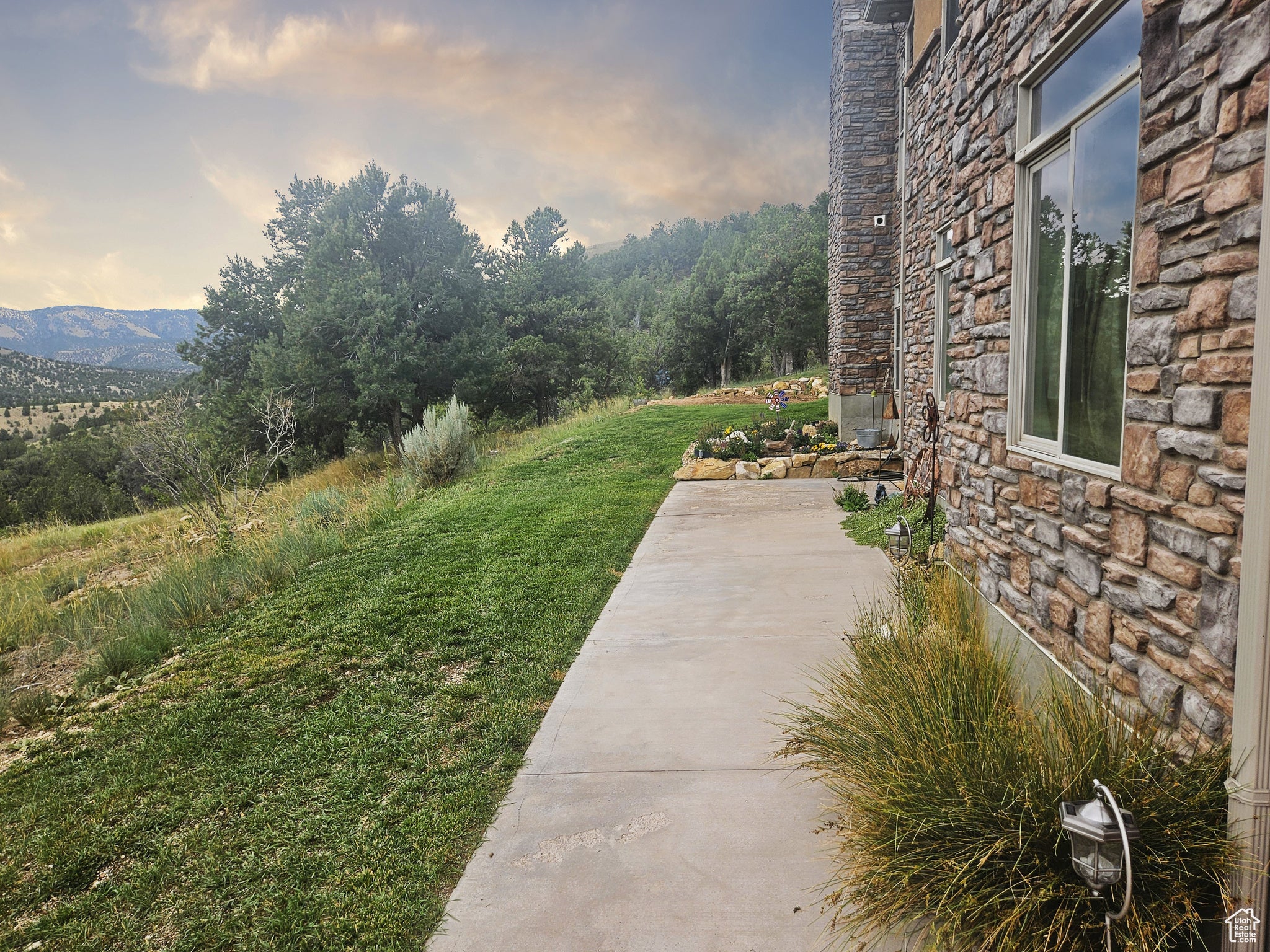 Fruitland, Utah, 84027, United States, 5 Bedrooms Bedrooms, ,3 BathroomsBathrooms,Residential,Active,1899229