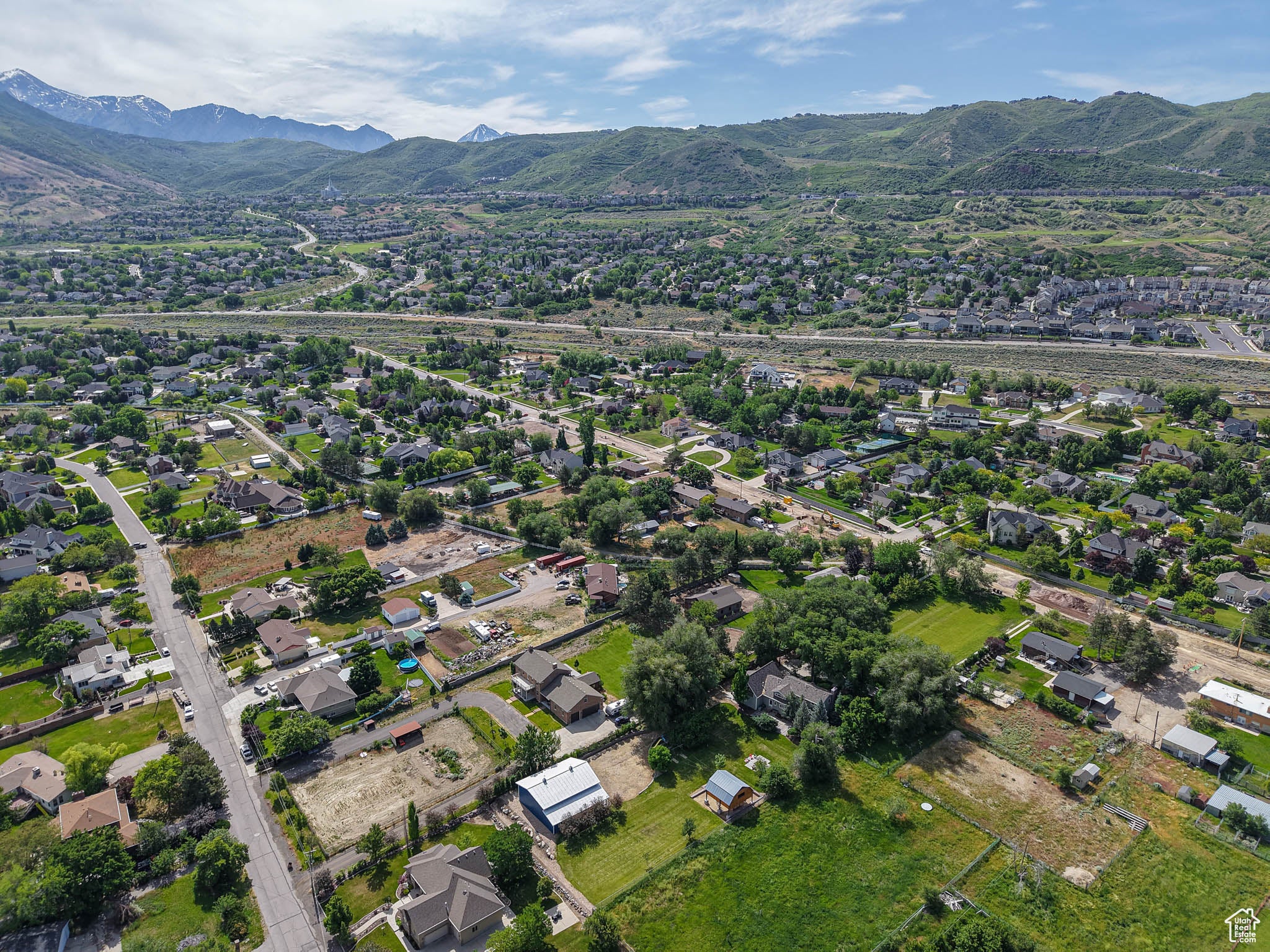Draper, Utah, 84020, United States, 4 Bedrooms Bedrooms, ,4 BathroomsBathrooms,Residential,Pending,1824917