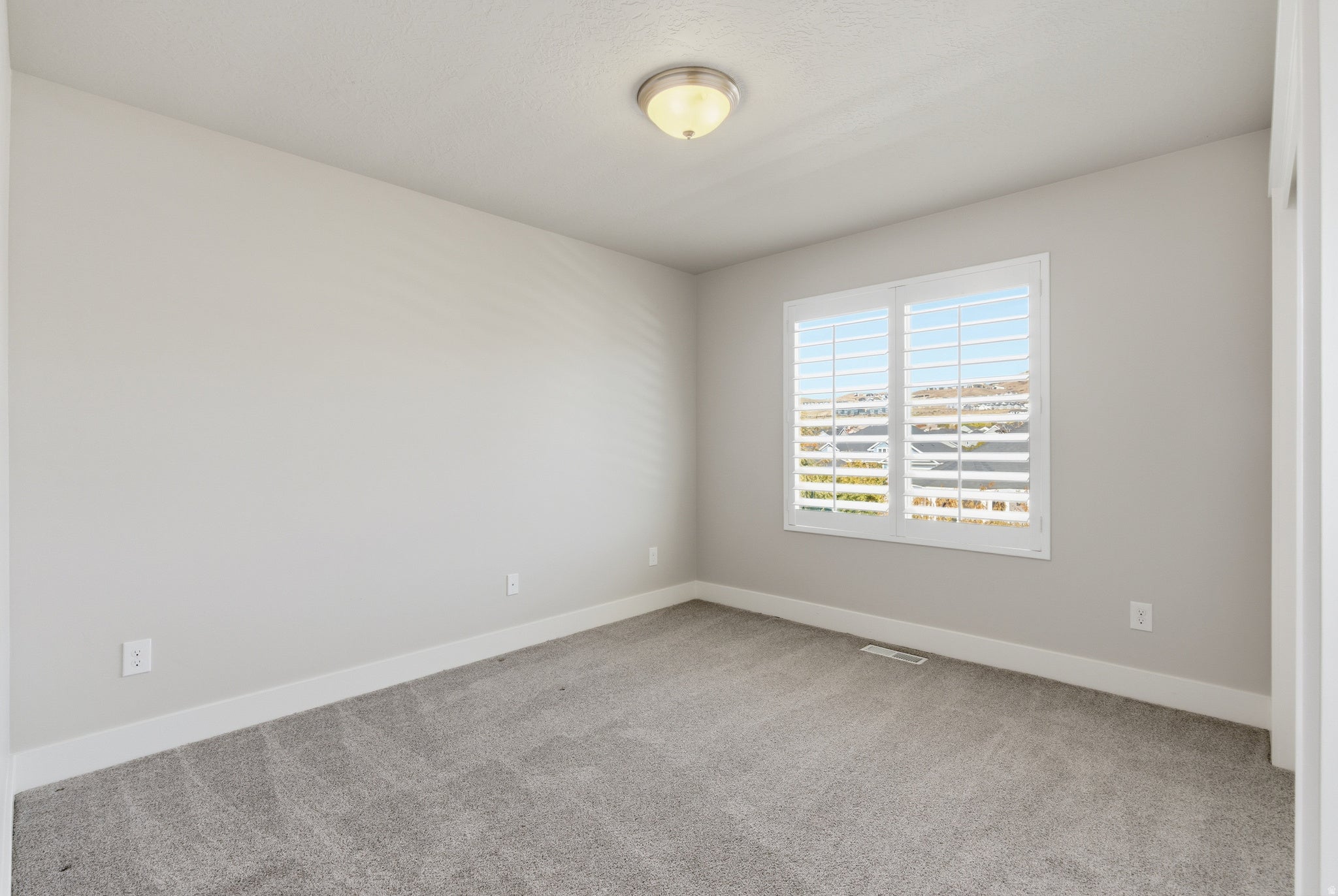 Lehi, Utah, 84043, United States, 7 Bedrooms Bedrooms, ,4 BathroomsBathrooms,Residential,Pending,1987244