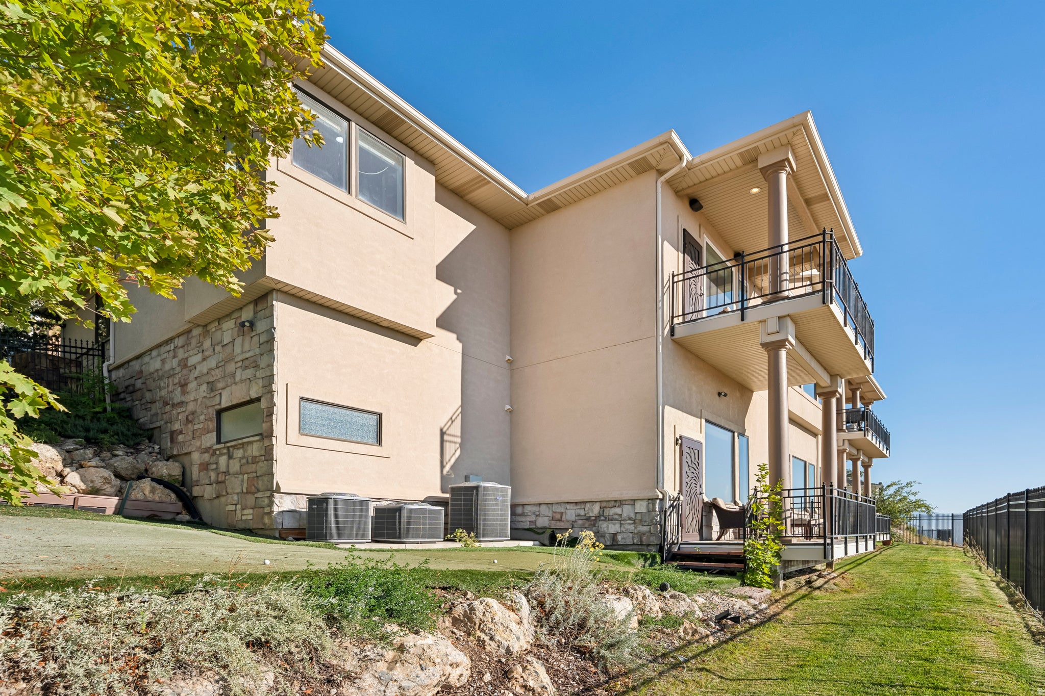 Salt Lake City, Utah, 84103, United States, 5 Bedrooms Bedrooms, ,4 BathroomsBathrooms,Residential,Active,2042745
