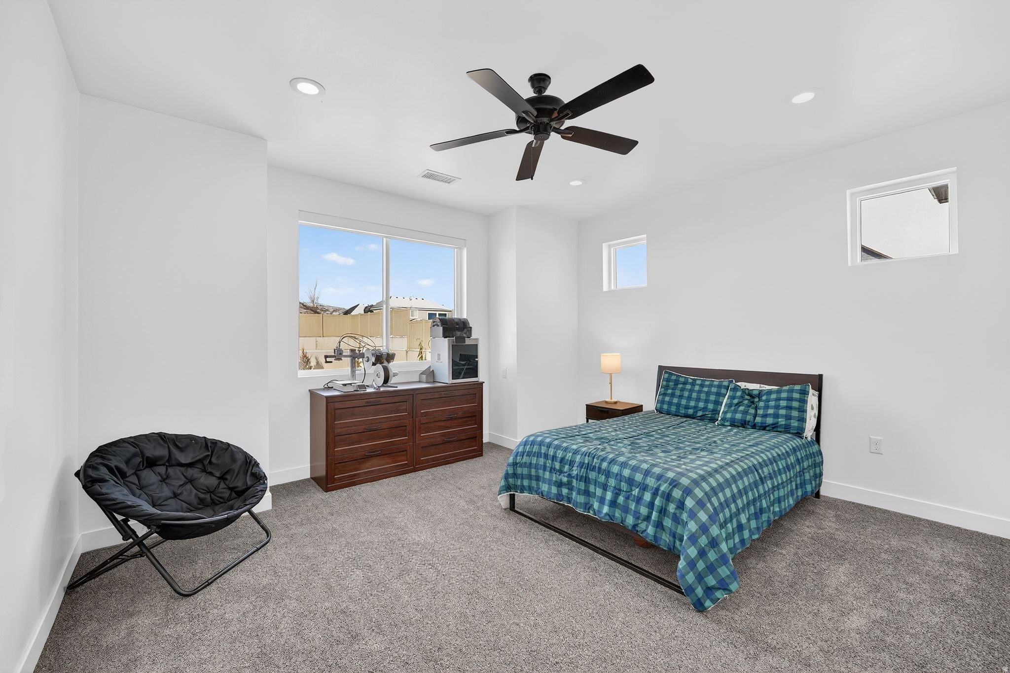 Eagle Mountain, Utah, 84005, United States, 5 Bedrooms Bedrooms, ,4 BathroomsBathrooms,Residential,Active,2009175