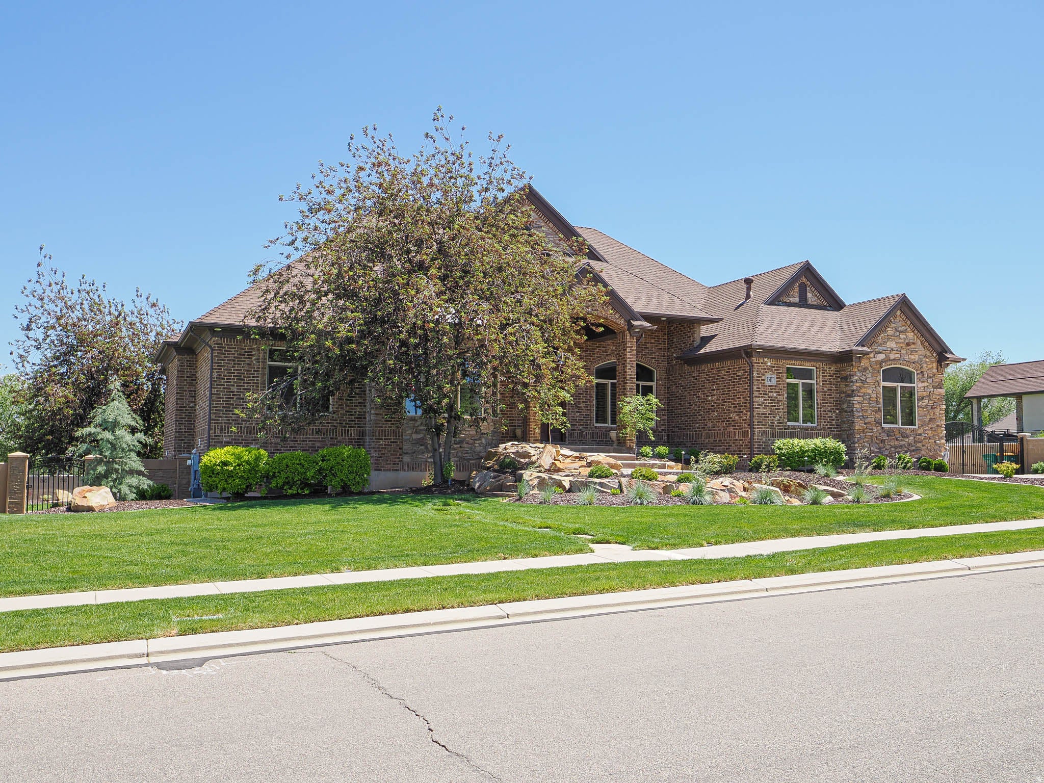 Bluffdale, Utah, 84065, United States, 5 Bedrooms Bedrooms, ,5 BathroomsBathrooms,Residential,Active,2030117